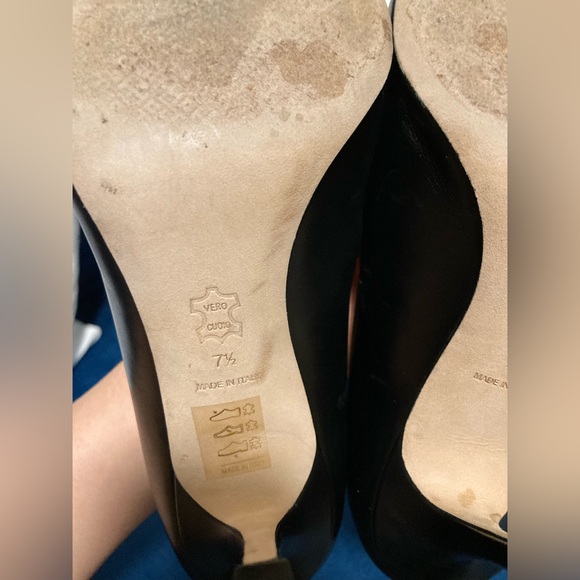 TORY BURCH LEATHER PENELOPE CAP TOE HEELS - Picture 10 of 10